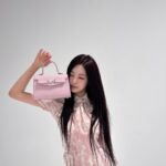 Ning Yi Zhuo Instagram - #VersaceLaVacanza #VersaceMedusa95 #Versace @versace💕 ‘Versace LA VACANZA POP-UP’ at Center Park/The Stage #3 3F, Shinjuku Isetan Main Bldg. 3-14-1, Shinjuku,Tokyo from May 8th to May 21st