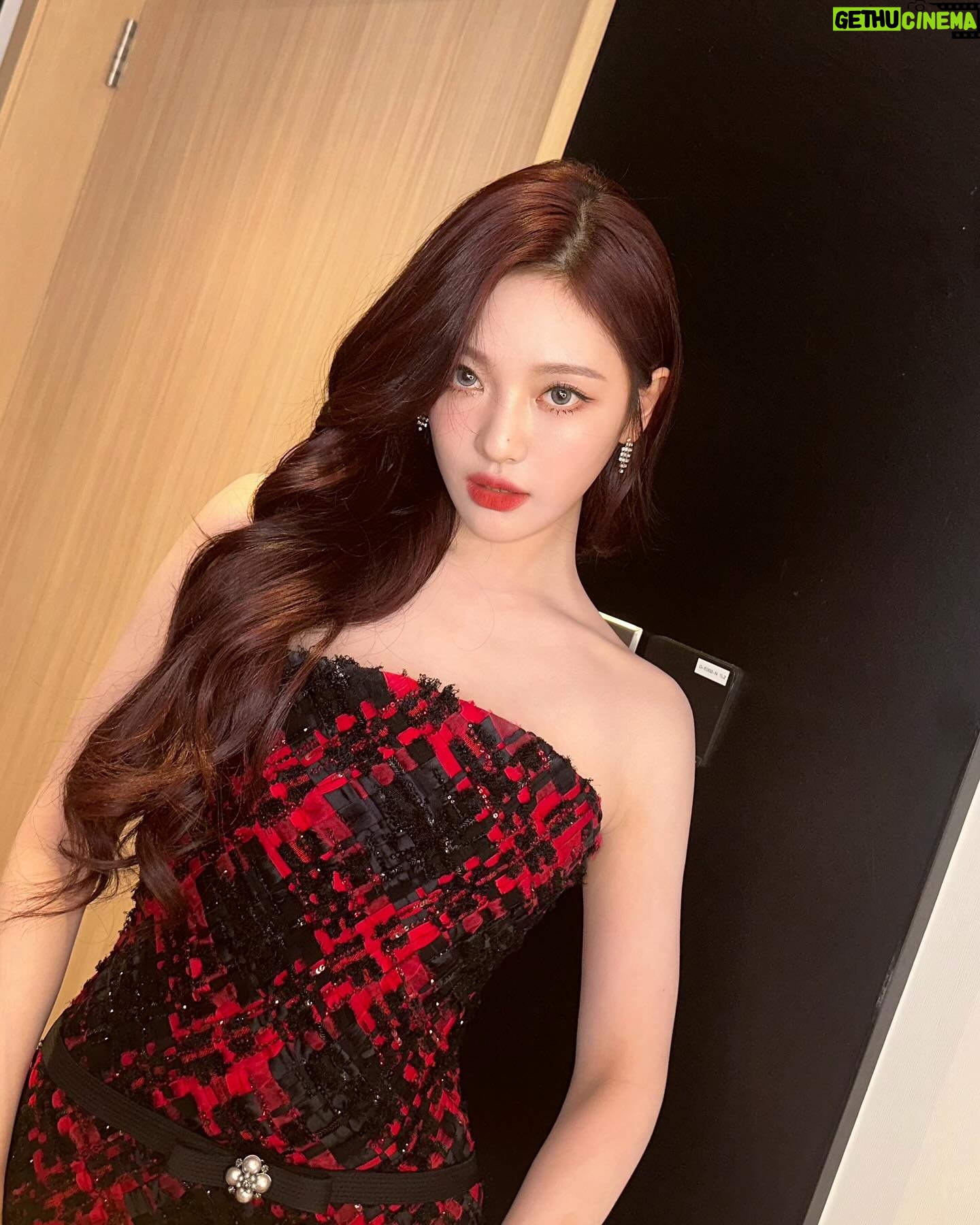 Ning Yi Zhuo Instagram - Kcon Hong Kong 2024 후~엠씨 핫 데뷔 했다ㅎㅎㅎ