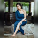 Niranjana Anoop Instagram - “The secret of great style, is to feel good in what you wear”. Proudly presenting from the house of “The Rare Edit “, “The bold & beautiful series” Shot by : @jijo_photographi Muse: @niranjanaanoop99 Styling: @nikhita_aa MUA: @ashif_marakkar