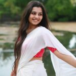 Niranjana Anoop Instagram – Meet Neeli from Kaliyankaatu 🤍💕

📸 @pranavraaaj  just love this ♥️

#insta#instapost#instagood#kuppivala#white#alltimefavorite#traditionalwear#dhavanitales