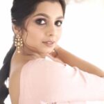 Niranjana Anoop Instagram – ✨💓💓💓✨

💎💓✨Engilum Chandrike 💓✨💎

#promotions 

@pournami_mukesh_photography 🎥 💓
@m.o.dsignature 💍 💓
@sajithandsujith 💄 💓

#reels#trendingreels#reelsindia#pink#jewellery#styling#fashion#love