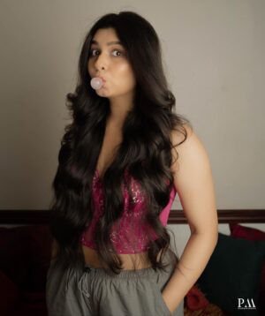 Niranjana Anoop Instagram - 💕💕💕Some Bubble Gum 💕💕💕

With my favourites 

@pournami_mukesh_photography 💕
@femy_antony__ 💕

#pink