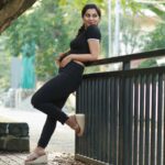 Niranjana Anoop Instagram - Anyone else into Vaayanokkals ? Once in a while 🤓🤓🤓 @pranavraaaj 📸♥️