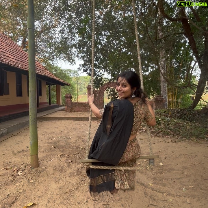 Niranjana Anoop Instagram - @paatukaari you’ve always been one of my most favourite seniors and now pazhoor illam your valiachan and valiamma all have a piece of my heart ♥️ come back soon Love n hugs 🤗