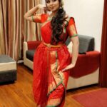 Niranjana Anoop Instagram – Love this part about the stage ♥️🫶🏻

@lushlife_radhu_bridal.makeup lurvedddd the look ❤️🫶🏻

#dancerlife