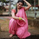 Niranjana Anoop Instagram – 💓🌸💓🌸💓

@shruti.ramachandran  Shruti chechiii I luuurvveeee the saree 😘

@pranavraaaj 📸 Finally !