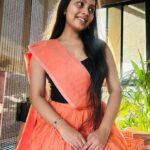 Niranjana Anoop Instagram – 🧡Felt like a Bomma 🧡

#saree#love#desigirl#ethnic#gold