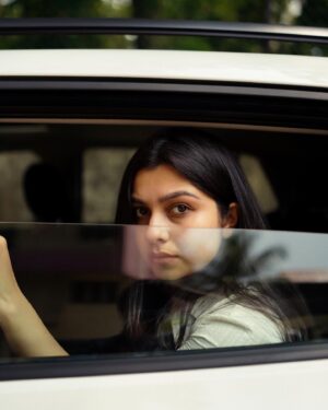 Niranjana Anoop Instagram - Love story in a car ? ♥️

Chithram 📸: @merin__georg 🤗