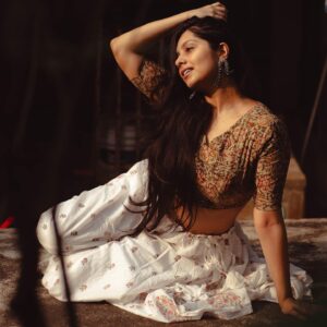 Niranjana Anoop Instagram - Golden Hour ⭐️ with my golden gurllll @pournami_mukesh_photography 😘