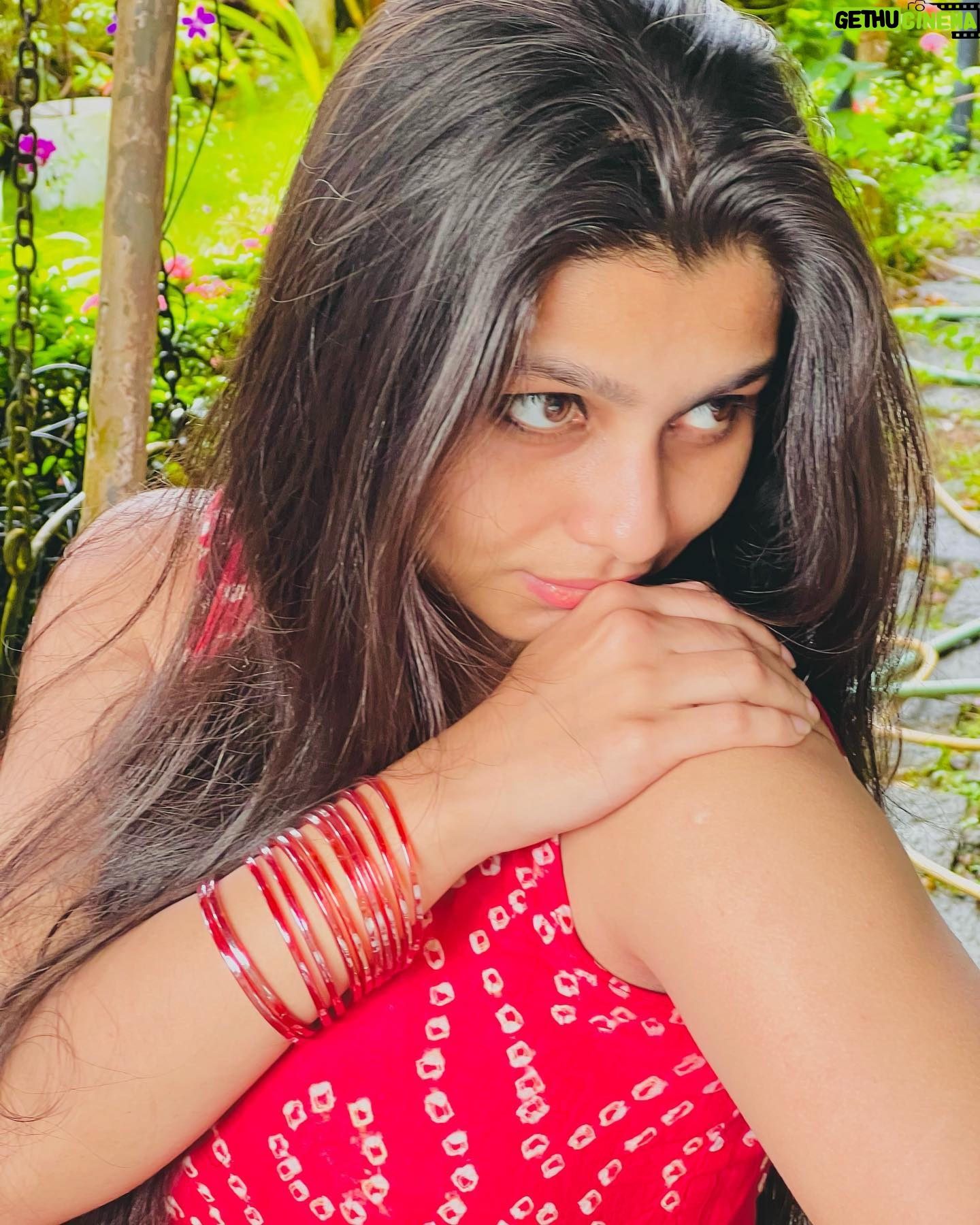 Niranjana Anoop Instagram - Noori @noorin_shereef_ turned photographer 📸♥️