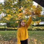 Nisa Sofiya Aksongur Instagram - Autumn 🍂 #nisasofiya #sonbahar #autumn #akım