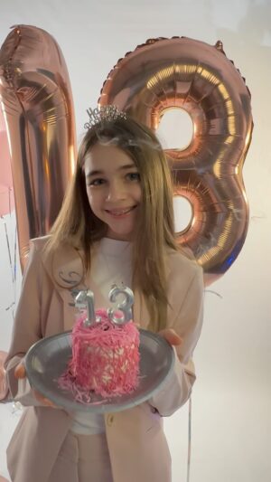Nisa Sofiya Aksongur Instagram - Welcome 13🎂