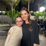 Nisa Sofiya Aksongur Instagram - Hicran dizisinde emeği geçen herkese çok teşekkür ederim, çok keyifli bir setti. Başka projelerde görüşmek üzere!🥰 @filmeviyapim @hicrandizi @gurselatesofficial @eelcinz @berkbakioglu @ozlemsurekk @yasaruzer @mr.ctnky @yagmurcokgenc #nisasofiya #hicran #final
