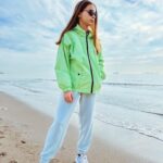 Nisa Sofiya Aksongur Instagram - 1-2-3-4? #nisasofiya #outfitoftheday #photodump @skecherstr @mango @mavi