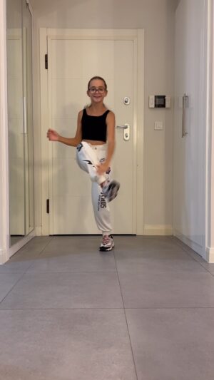 Nisa Sofiya Aksongur Instagram - Dance 🎶

#nisasofiya #dance #viraltrend
