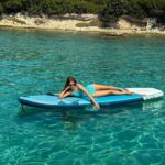 Nisa Sofiya Aksongur Instagram - Paddle board ✌️ #nisasofiya #paddleboarding #tatil
