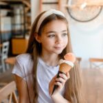 Nisa Sofiya Aksongur Instagram - 🍦 1-2-3-4? Photo: @elenayilmazist #nisasofiya #pozönerileri #outfitoftheday