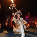 Nisamanee Lertvorapong Instagram - ได้มาเห็นกับตาละกับเทศกาลระดับโลกอย่าง @edc_lasvegas เว่อร์มาก!!! ทั้งเวที ระบบเสียง การตกแต่งในงาน มีลางว่าต่อไปอาจจะไม่ต้องบินมาถึงเมกา🤫🤩 ยังไงขอคะแนนลุคนี้เริ่ม!!! #edc #edclasvegas #insomniac