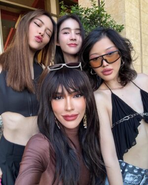 Nisamanee Lertvorapong Instagram - ขอชื่อแก็งค์ทริปนี้หน่อย😜❤️🇺🇸
4สาว4สไตล์มาก!!! แต่สิ่งที่้เราเหมือนกันคือ @tpartner_th ยกแก็งค์!!!

#tpartner #เพื่อนคู่ใจในทุกการเดินทาง
