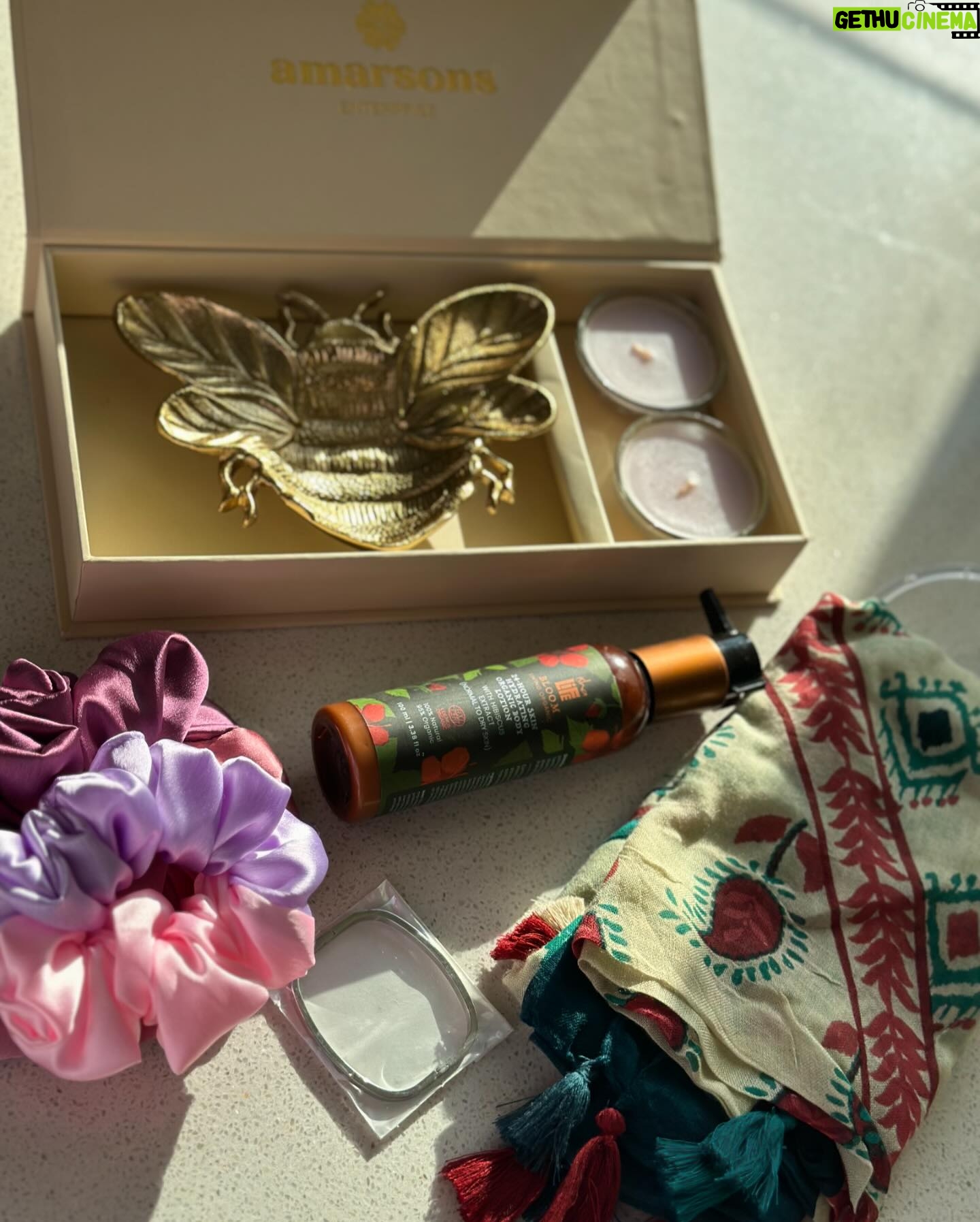 Nisha Agarwal Instagram - ~MOTHERS DAY GIVEAWAY~ Hello lovelies, I’m giving away these 4 packages to 4 wonderful women or men for their mothers or super moms themselves. All you need to do is; 1) Like this post 2)Share it on your story 3)Comment and share your mother’s day wishes below. *Within India only. Winners will be announced on the 9th May! Wishing you all strength, love and happiness always ❤️ Love, N