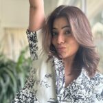 Nisha Agarwal Instagram - Summer formals with @gazalguptacouture ❤️ Loving the structured cropped jacket and flare pants. And ofcourse the print 😍 A pair of black shoes, some accessories and ur good to go ❤️
