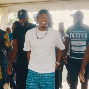 Niska Instagram - Force à nous Force à la Guinée Force à l’Afrique tout ce qui se passe est écrit, 
Merci pour l’accueil vous m’avez jamais lâché et on va faire des grandes choses ensemble si Dieu le veut 🦅🫡🇬🇳

🎥 @lacremefilm