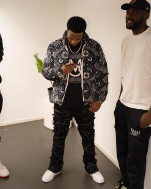 Niska Instagram - Soldat sans grade on a capté le truc 🥷🏿🦅

📸 @lubin.photo