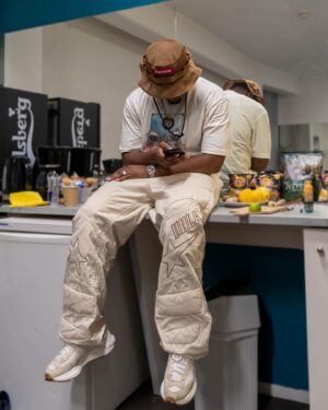 Niska Instagram - Soldat sans grade on a capté le truc 🥷🏿🦅

📸 @lubin.photo