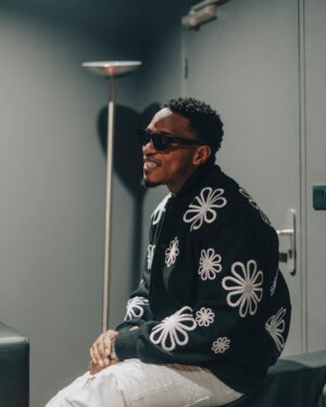 Niska Instagram - Malgré le succès on aime pas les flashs 🦅🥷🏿

📸 @maka.mata