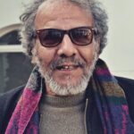Nisrin Erradi Instagram - أستادي العزيز (أحمد إيزدة )من علمني قواعد التشخيص المسرحي و الصداقة الحقيقية من دعمني من أول يوم لي في المعهد العالي للفن المسرحي…. الله يرحمك خبر محزن أتلقاه اليوم 🌸