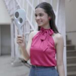Nitanshi Goel Instagram – Let your heart remain soft and beautiful🌷
Let it always be in love with life. Let it smile🤍

#NitanshiGoel #Phool #laapataaladies