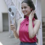 Nitanshi Goel Instagram – Let your heart remain soft and beautiful🌷
Let it always be in love with life. Let it smile🤍

#NitanshiGoel #Phool #laapataaladies