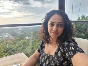 Nithya Menen Instagram - Table for one 🥂 For a birthday meal .. in the mountains . ⛰️ ❤️