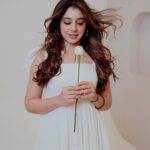 Niti Taylor Instagram - 🌹🤍