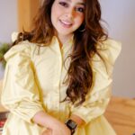 Niti Taylor Instagram - Woke up feeling yellow🌼🐣 👗 @houseofsal__ 🎥 @rohitgaikwadfilms #instagramreels #reelsinstagram #reelitfeelit #reelsindia #trendingreels #trending #reelstrending
