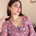 Niyati Fatnani Instagram - Love is in the Vaaatavaran🤭❤️ #reels #funny #lipsync #channamereya #niyatifatnani