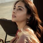 Niyati Fatnani Instagram - 🍀 #sareelove #niyatifatnani