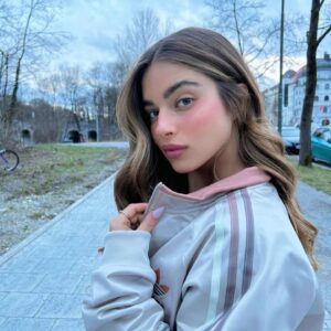 Noa Kirel Instagram - Okkkkk i'm back.