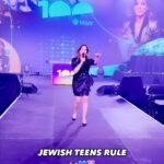 Noa Tishby Instagram - The future generation of Am Israel is sooo CHAI! Over 4,000 amazing teens showed me last night at the @bbyoinsider convention how proud they are to be Jewish. This moment on stage gave me goosebumps and gives me so much hope. Jews are here forever and so is Israel. AM ISRAEL CHAI FOREVER 🇮🇱💪 Video produced by: @YoavDavis for #DavisMedia