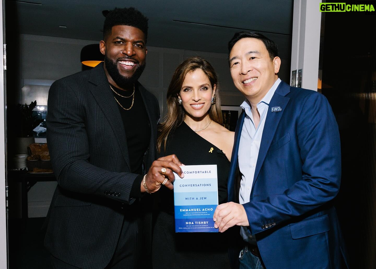 Noa Tishby Instagram - The NYC book launch of “Uncomfortable Conversations with a Jew” with @emmanuelacho. Thank you @tizzielisch for hosting us. Dress: @nililotan Make up: @lisaaharon Hair: @paulwarrenhair Style: @yaelquint