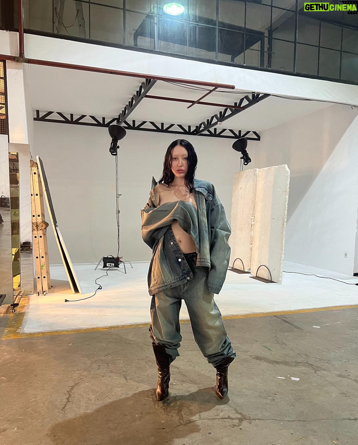 Noah Cyrus - 94K Likes -