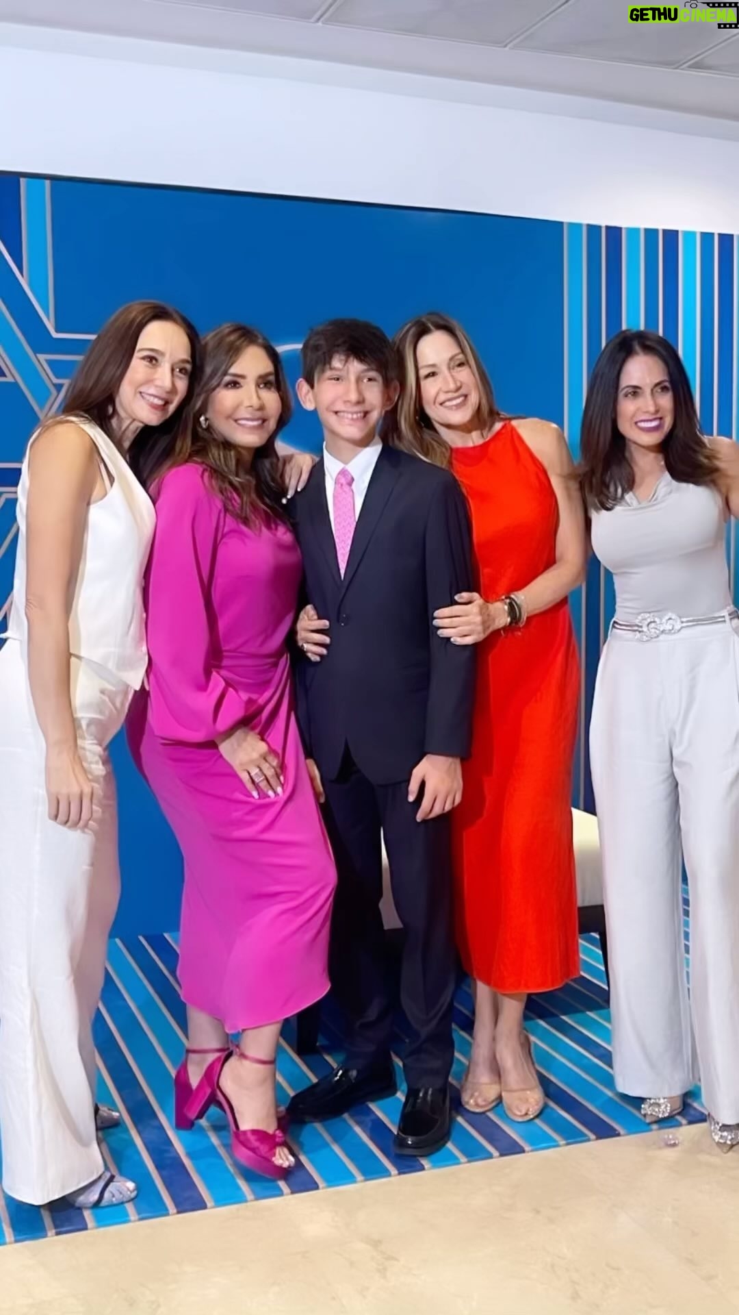 Nohely Arteaga - 12.2K Likes - Celebrando un momento muy Especial
BART MITZVAH @sebasakinin
felicidades para ti y para la familia😀
@vivianagibelli @k.davidakinin @aranzaakinin
Nosotros felices de estar presentes
@villamizarsonia @mariantoduque @mariesthergarcia21
@hperezpereira