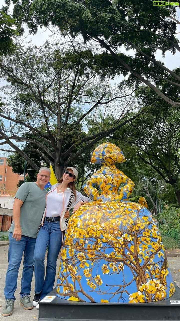 Nohely Arteaga - 8.2K Likes - Feliz domingo 😃
Te invitamos a disfrutar la ruta de
Las Meninas
de Antonio Azzato
en total son 19 Meninas
inspiradas en Paisajes , Símbolos Patrios y Personalidades!
Hasta la próxima 🥰👍