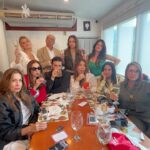 Nohely Arteaga Instagram - HELLO!!! Si somos Nosotros , y también somos así .. Celebrando a @vivianagibelli y a los amigos con @somosaldanagroup @hajillos 📍 #tendencia #amigos #navidad #celebracion #actrices #venezolanos