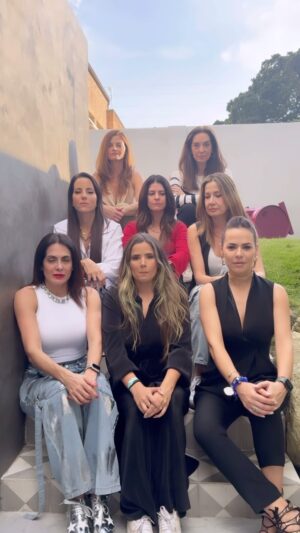 Nohely Arteaga Instagram - Feliz navidad les deseamos las cantantes del año 🤣.

QUE BUEN PLAN ❤️🫶🏼 

@lamarisolrr / @paulabevilacqua / @villamizarsonia / @claudialagatta / @romeroadriana / @mariantoduque / @nohelyarteaga @sabrinaveris✨ 

Gracias por compartir esta tarde con nosotros @servicios_especiales unos toldos TOP✨
@kucuruchos atención 10/10❤️ @mix.tura 
@lasmarianellas todo quedó hermoso 🫶🏼

#compartir #regalorobado #navidad #amigas #funny #funnyvideos #humor #comedy #actricesvenezolanas