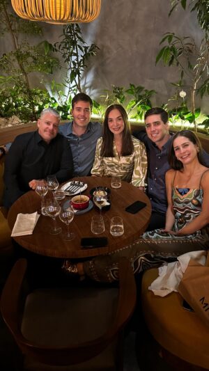 Nohely Arteaga Instagram - Feliz noche 
Ayer 05 de Diciembre 
Celebré mi cumpleaños 🎂 
Agradezco un año más de vida 
Llena de salud -bienestar , alegrías ,sabiduría, 
prosperidad y un constante crecimiento 🤗🥳🥰
Con el ❤️lleno de Amor y Gratitud