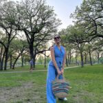 Nohely Arteaga Instagram – Por aquí arrancando la semana feliz con la naturaleza 🍀🌿🍃
Les deseo un excelente comienzo de semana!
Mi outfit 😍: Conjunto – @versioninteligente