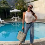 Nohely Arteaga Instagram – Feliz tarde🥰
“Nada se siente mejor que reaccionar diferente a algo que en el pasado te hubiera hecho perder el control “. Leído por allí. Feliz semana🤗

@tiwivenezuela 😎😍