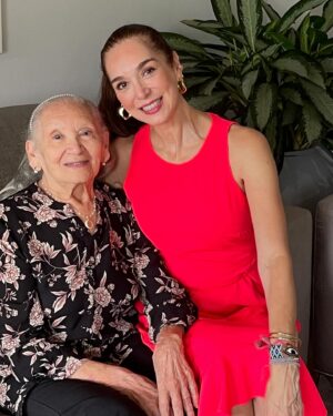 Nohely Arteaga Instagram - Feliz día de las madres ❤️ 
Agradecida de mi madre de su entrega de su amor incondicional y de mis dos príncipes que han sido mis grandes motivaciones para ser cada día mejor ser humano❤️