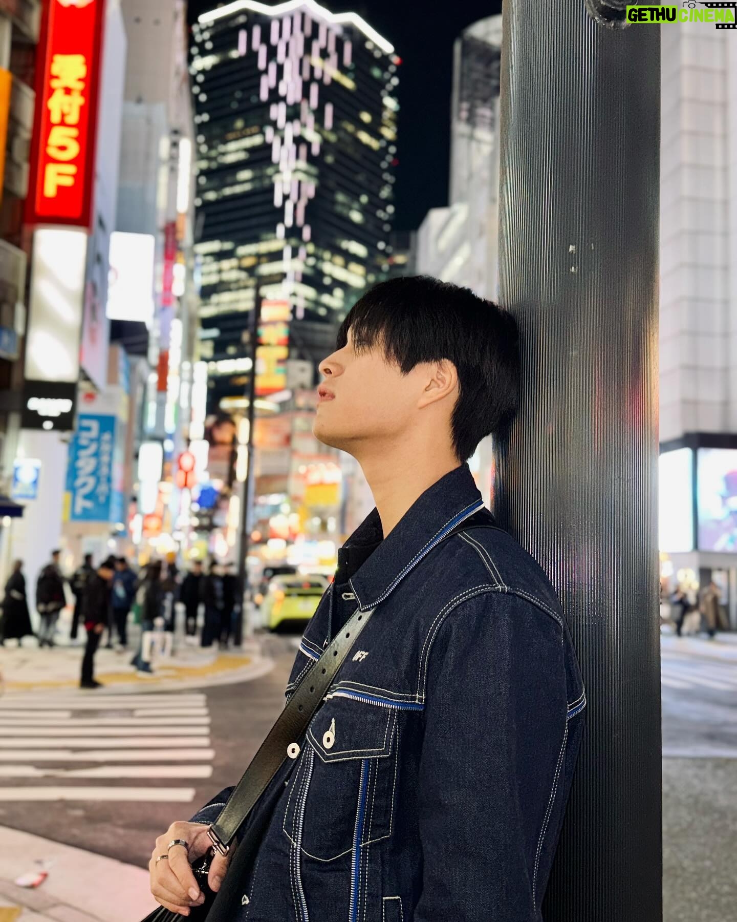 Norawit Titicharoenrak Instagram - Street lights
